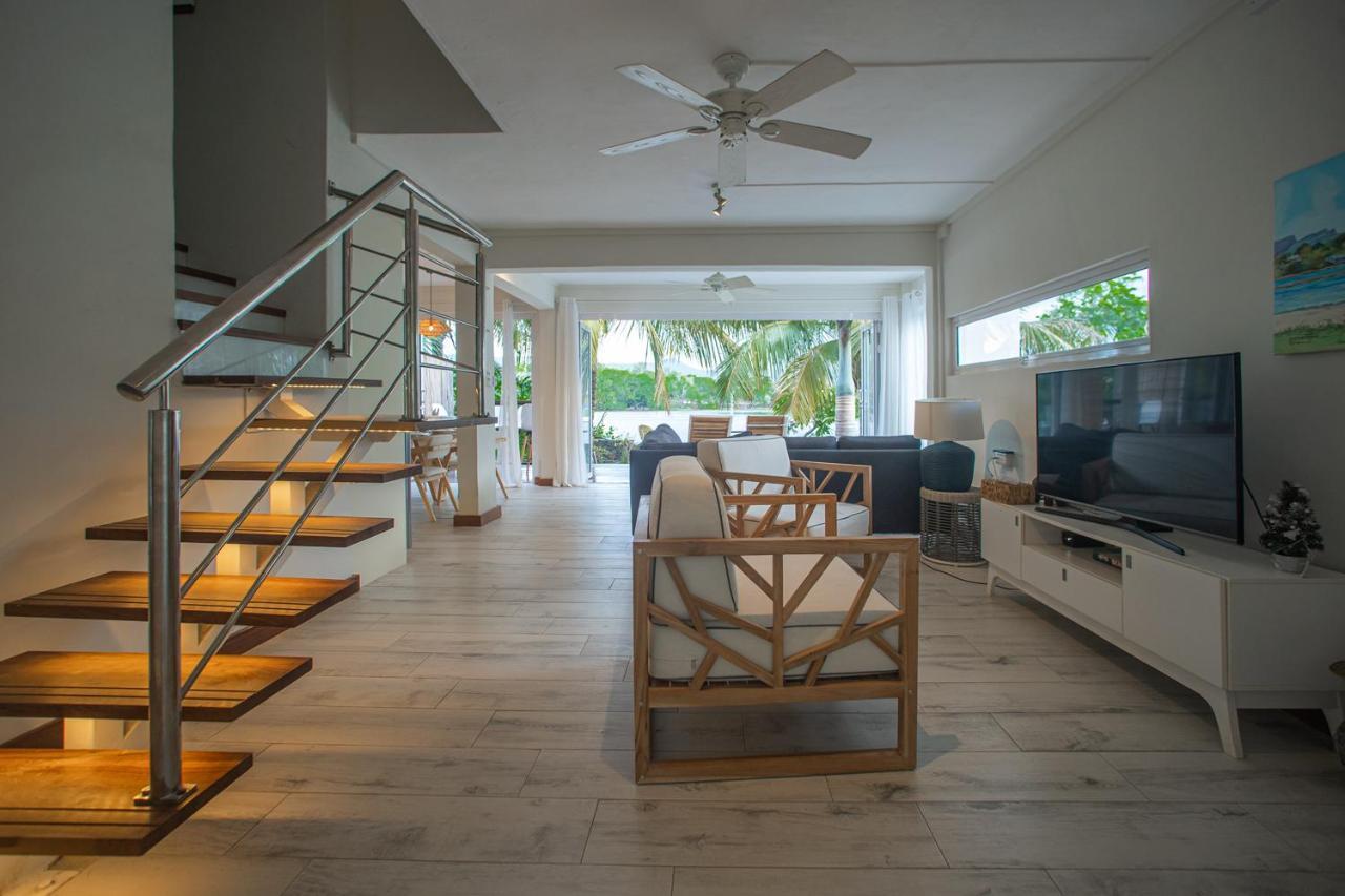 Between 2 Waters Villa, Free Car Offered. * Tamarin