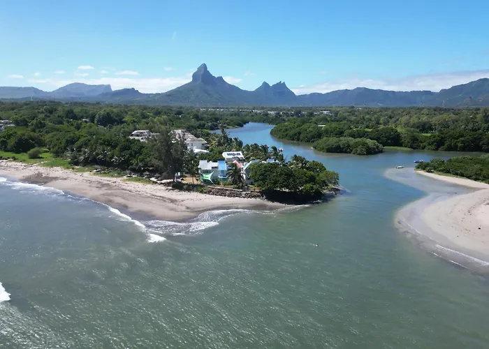 Between 2 Waters Villa, Free Rental Car Offered.