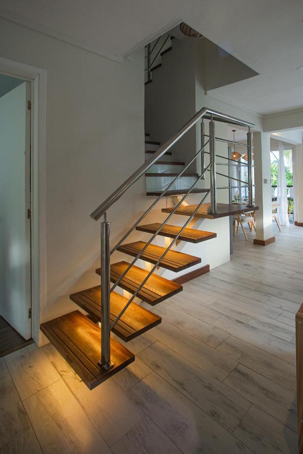 Between 2 Waters Villa, Free Car Offered.