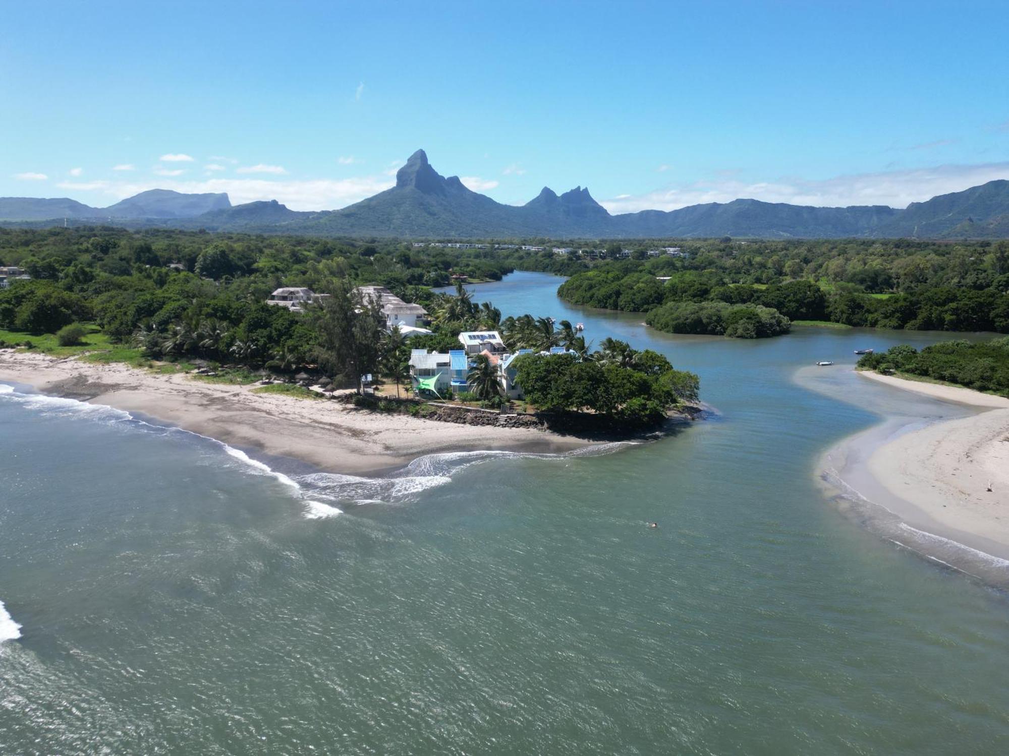 Between 2 Waters Villa, Free Car Offered. *